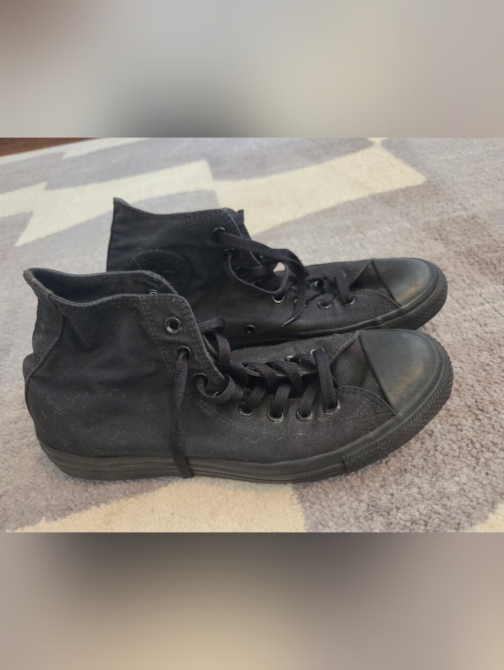 Men's Size 9 All Black Converse High Tops